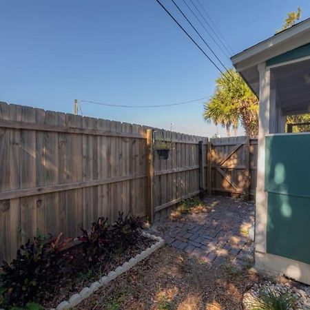 Serene Beachy Bungalow With Large Screened Porch! Tampa Ngoại thất bức ảnh