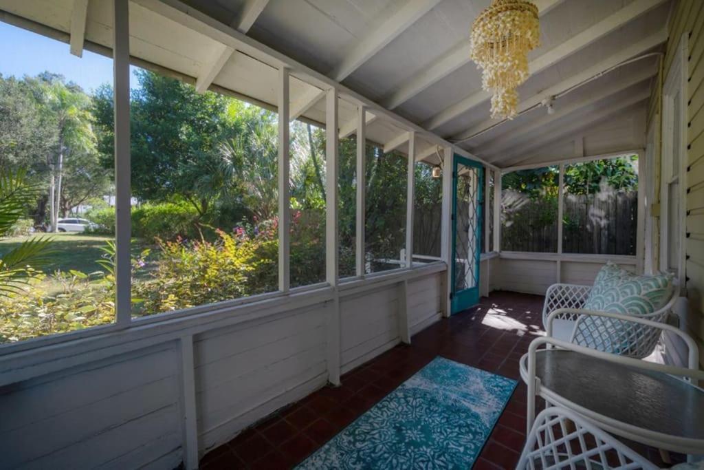 Serene Beachy Bungalow With Large Screened Porch! Tampa Ngoại thất bức ảnh