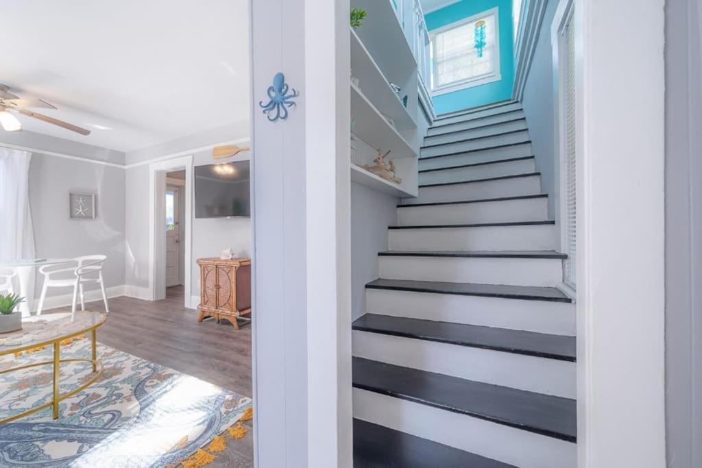 Serene Beachy Bungalow With Large Screened Porch! Tampa Ngoại thất bức ảnh