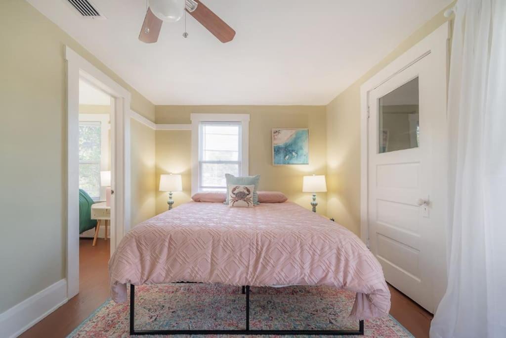Serene Beachy Bungalow With Large Screened Porch! Tampa Ngoại thất bức ảnh